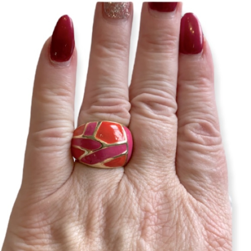 💟 SALE $10 💟 Gold Ring (size 8) w/ Pink & Orange NEW